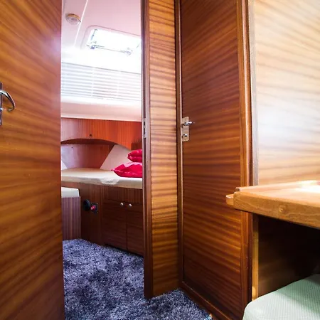 Botel Jacht Motorowy Nautika 1000 Wilkasy