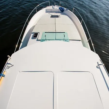 Jacht Motorowy Nautika 1000 Botel