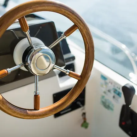 Jacht Motorowy Nautika 1000 Wilkasy