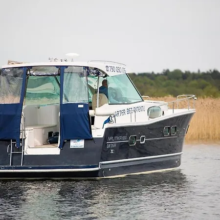 Jacht Motorowy Nautika 1000