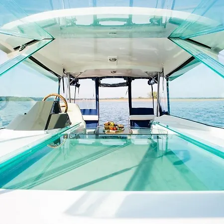 Jacht Motorowy Nautika 1000 Botel *