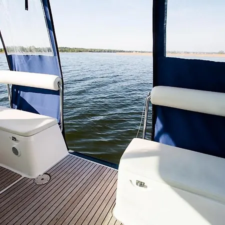 Jacht Motorowy Nautika 1000 Wilkasy